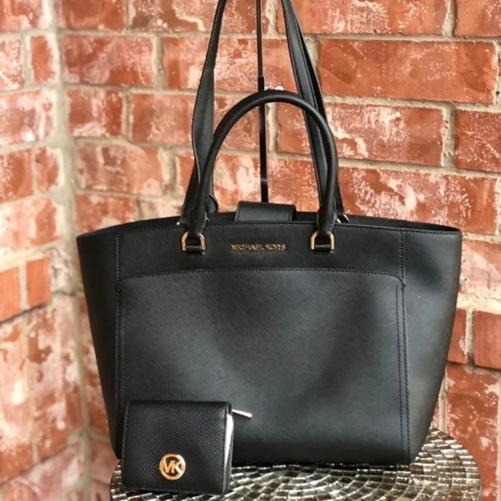 Michael kors Double handle large tote+ wallet set